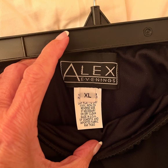NWT Alex Evenings Classic Black Chiffon Maxi Skirt Lined Elastic Waist Versatile - Picture 6 of 10